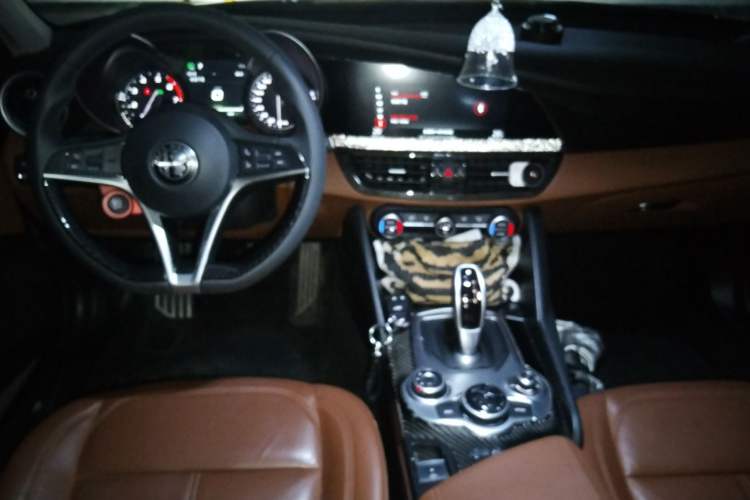 Used Alfa Romeo Giulia 2017 2.0T 200HP Luxury Edition
