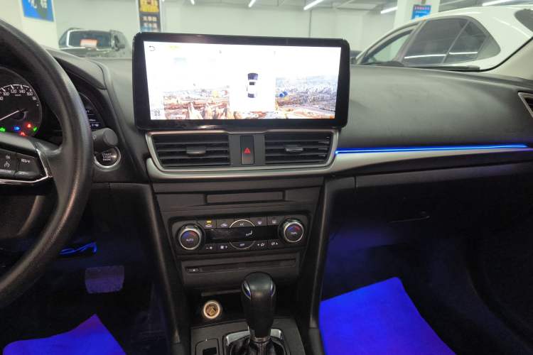 Used Mazda Mazda 3 Axela 2017 Hatchback 1.5L Automatic Luxury Model Emission Standard China V
