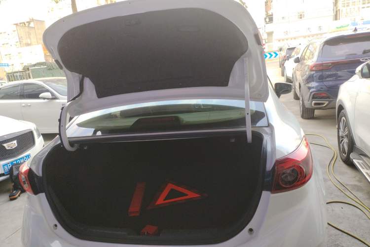 Used Mazda Mazda 3 Axela 2019 Cloud-Controlled Sedan 1.5L Automatic Luxury Model China VI Standard