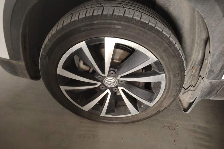 Used Volkswagen Tharu 2020 Facelift 330TSI Four-Wheel Drive Luxury PLUS Version China VI Standard
