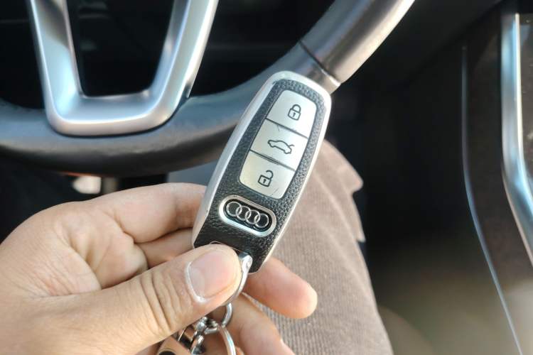 Used Audi Q7 2022 55 TFSI quattro S line Sport model
