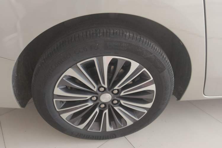 Used Buick GL8 2021 ES Landtrek 653T Luxury Model
