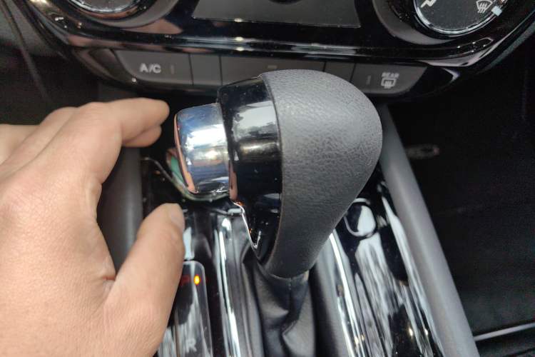 Used Honda Vezel 2020 1.5L CVT Luxury Edition
