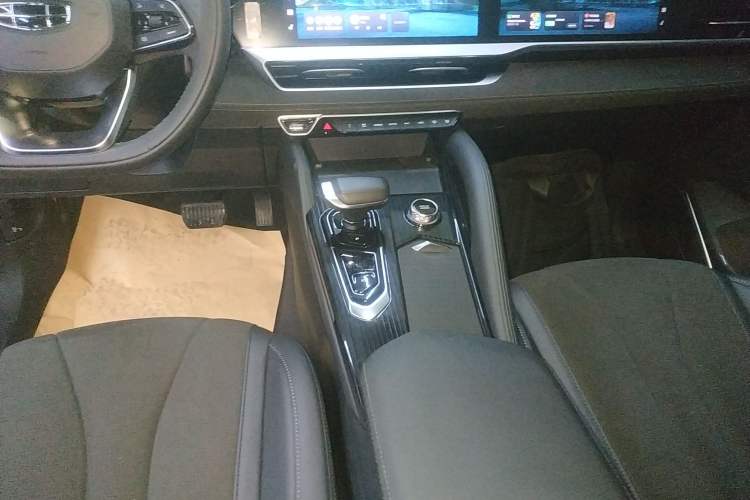 Used Geely Auto Monjaro L 2024 2.0TD High-Power Automatic Two-Wheel Drive Skyline Edition
