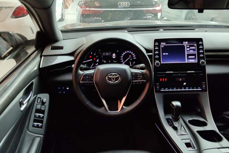 Used Toyota Avalon 2019 2.0L Luxury Edition China VI Standard
