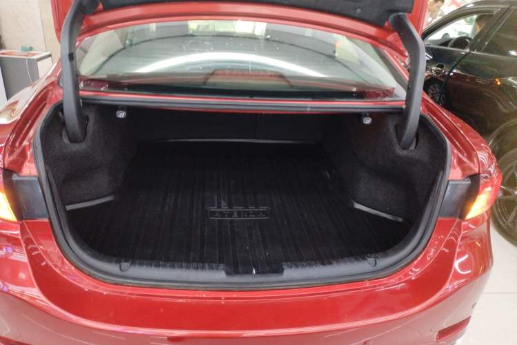 Used Mazda Atenza 2017 2.0L Blue Sky Luxury Edition
