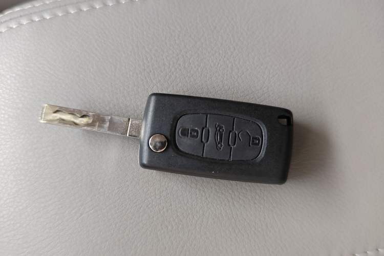 Used Peugeot 408 2013 2.0L Automatic Comfort Edition
