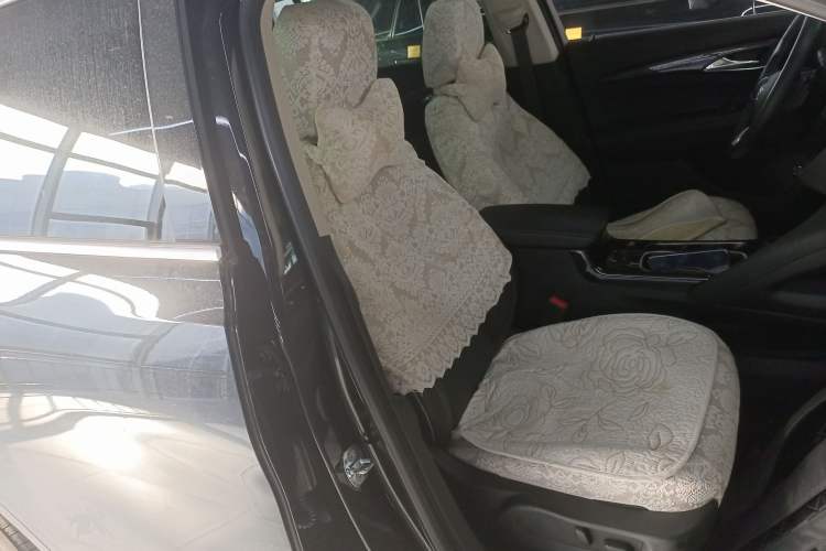 Used Buick Envision 2023 Encore Plus 652T Five-Seat All-Wheel-Drive Luxury Model
