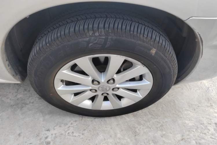 Used Buick GL8 2014 2.4L Executive Edition
