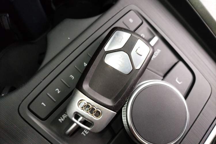 Used Audi A4L 2019 40 TFSI Ambition China VI