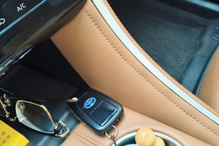 Used Toyota Avalon 2023 Dual-Motor 2.5L XLE Prestige Edition