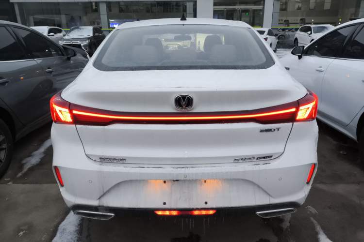 Used Changan Eado 2023 Changan Edition PLUS Blue Whale NE 1.4T GDI DCT Prestige Version
