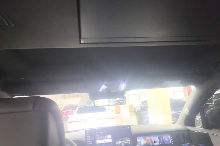 Used Denza N9 2025 Flagship Model
