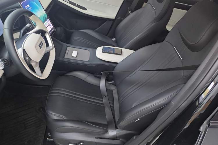 Used  L7 2024 1.5T 115 km PLUS Dragon Edition
