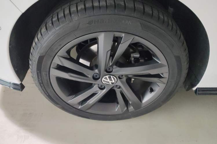 Used Volkswagen Golf 2023 Facelift 280TSI DSG R-Line Lite
