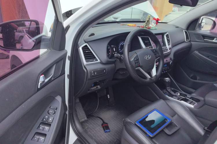 Used Hyundai Tucson 2018 1.6T Dual-Clutch Two-Wheel Drive 15th Anniversary Special Edition