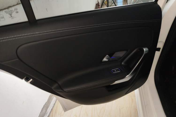 Used Mercedes-Benz A-Class 2022 Revised Version A 200 L Sport Sedan Fashionable Style
