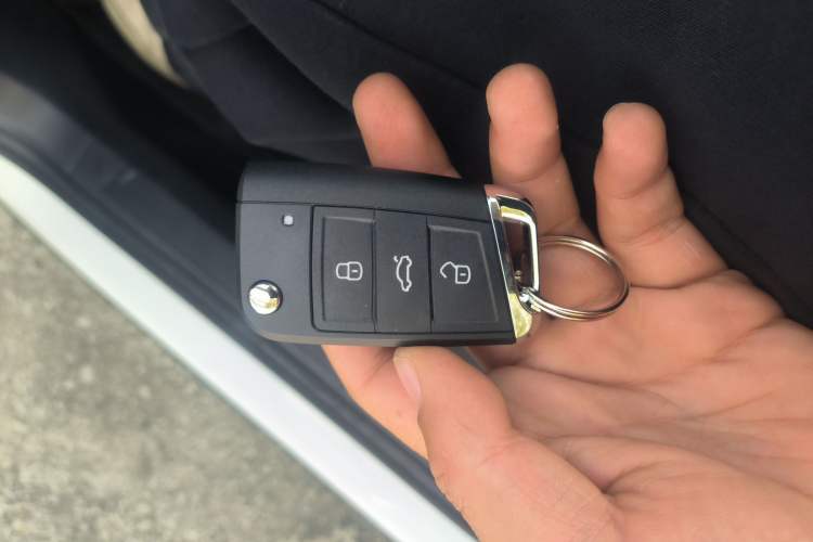 Used Volkswagen T-ROC 2020 280TSI DSG Two-Wheel-Drive Elite Version
