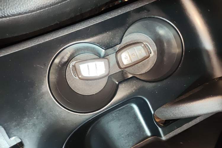 Used Hyundai ix35 2015 2.0L Automatic 2WD Smart Type China IV