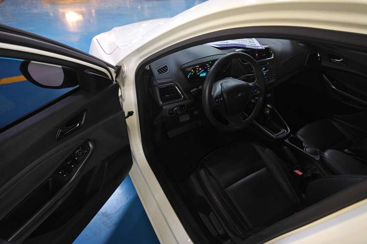 Used Ford Escort 2015 1.5L Automatic Fashion Model
