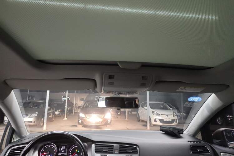 Used Volkswagen Golf 2015 1.6L Automatic Comfort Model
