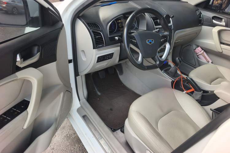 Used Geely Auto Emgrand 2014 Sedan 1.5L Manual Elite Model
