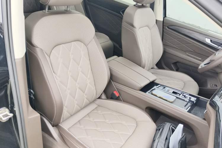 Used Volkswagen Viloran 2024 380TSI Premium Edition