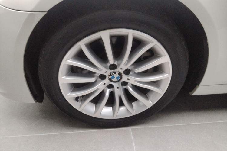 Used BMW 5 Series 2014 525Li Luxury Design Package
