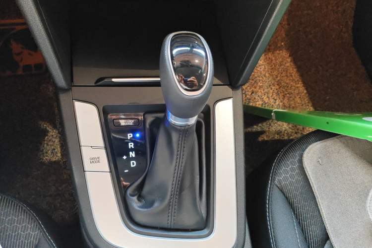 Used Hyundai Elantra 2016 1.6L Automatic ZhiXuan – Elite Version
