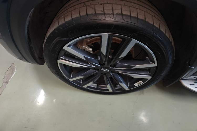 Used Geely Auto Monjaro L 2024 2.0TD High-Power Automatic Two-Wheel Drive Skyline Edition
