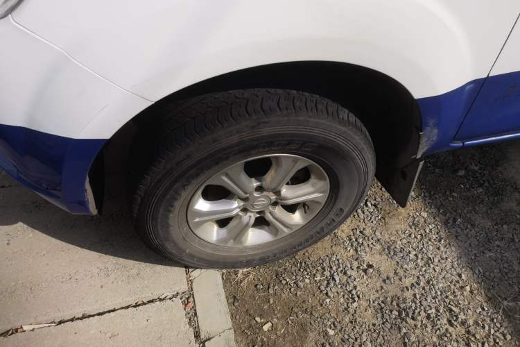 Used Nissan Navara 2019 2.5L Manual Two-Wheel Drive Comfort Version China VI QR25