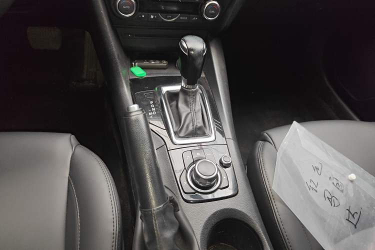 Used Mazda Mazda 3 Axela 2014 Sedan 1.5L Automatic Luxury Model
