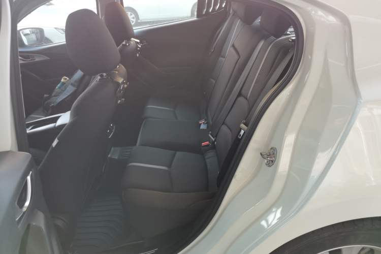 Used Mazda Mazda 3 Axela 2019 Cloud-Controlled Sedan 1.5L Automatic Luxury Model China VI Standard
