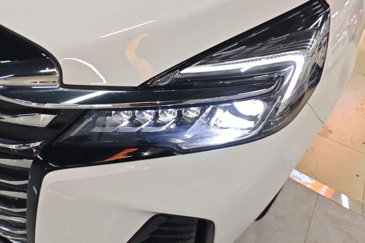 Used Buick GL8 2023 Land Executive Class 652T Luxury Model