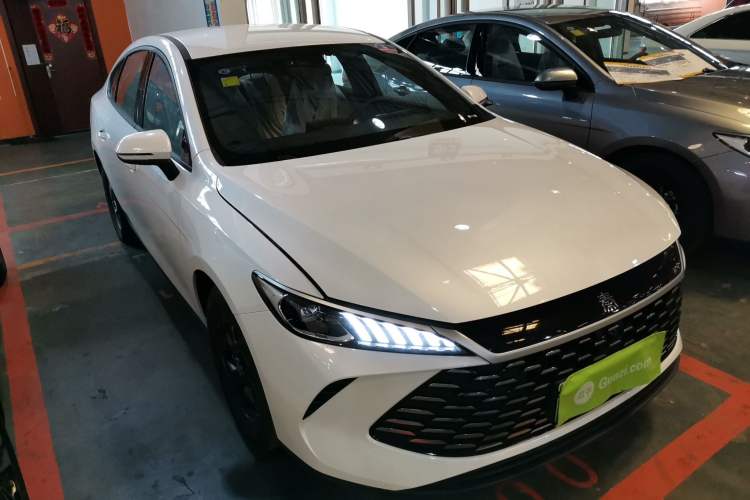 Used BYD Qin PLUS 2025 DM-i Smart Drive 55KM Leading Model
