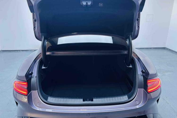 Used Xiaomi Auto SU7 2024 Four-Wheel Drive Ultra-Long Range Advanced Intelligent Driving Max Edition
