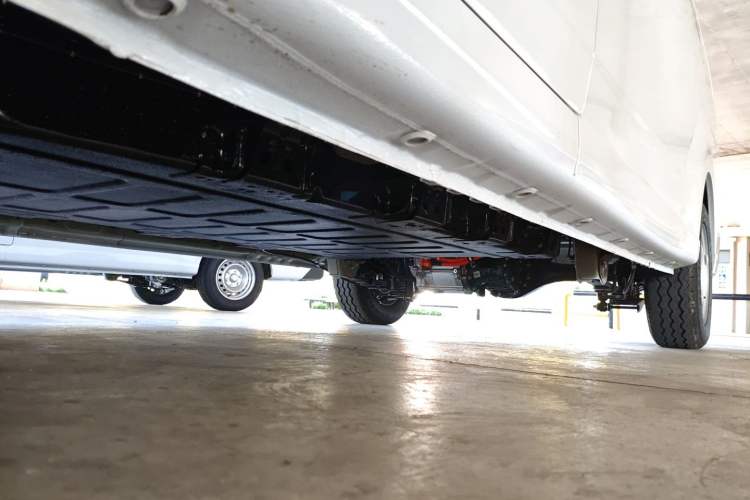 Used Wuling Yangguang 2024 300KM Comfort Version Passenger Van 75kW
