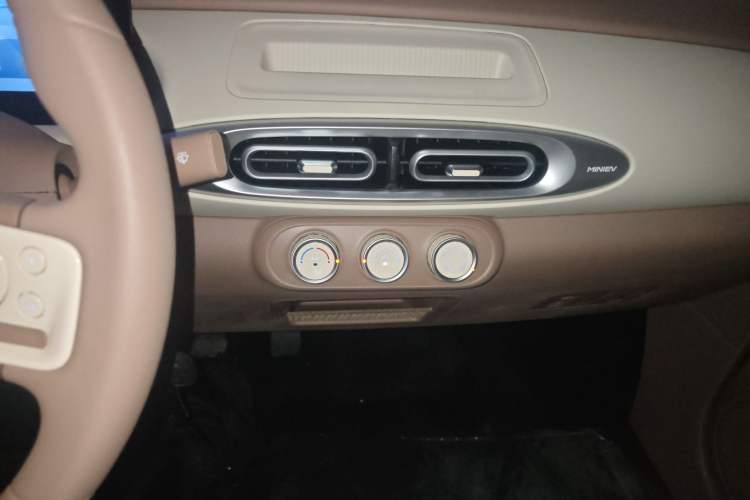 Used Wuling Hongguang MINIEV 2025 Four-Door Version Advanced Edition
