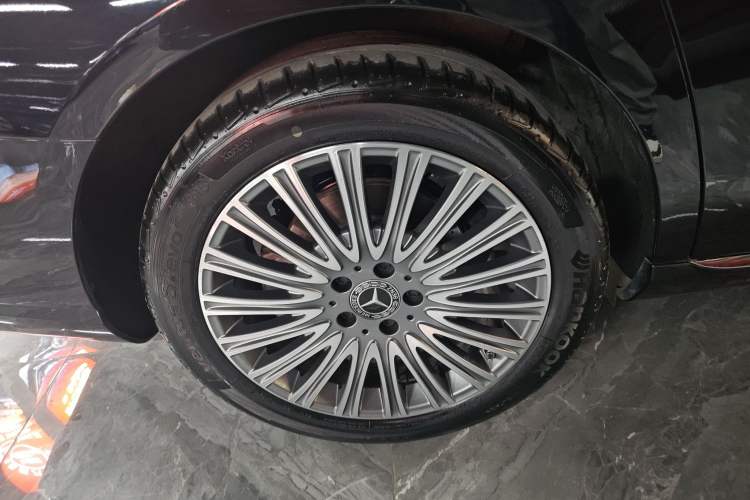 Used Mercedes-Benz E-Class 2023 Updated E 300 L Fashion Edition
