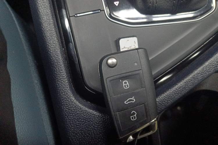 Used Volkswagen Tharu 2023 300TSI Two-Wheel-Drive Full Moon Edition