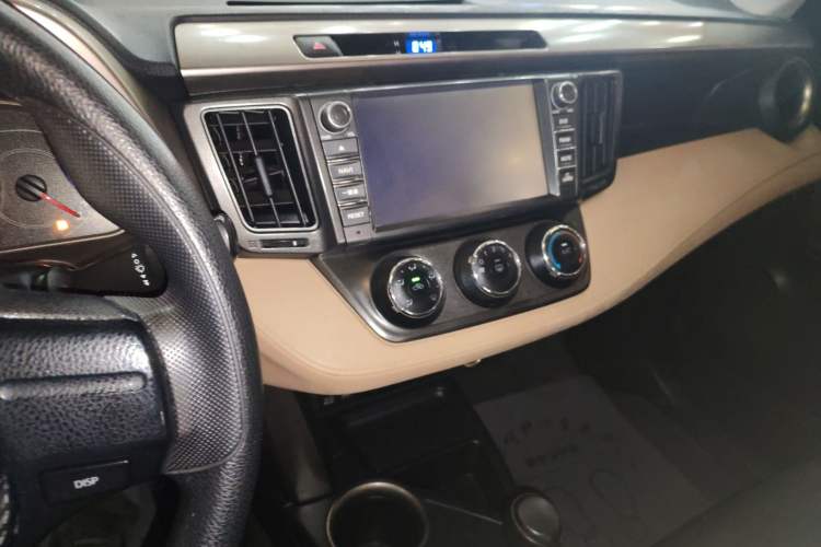 Used Toyota RAV4 2013 2.0L CVT Two-Wheel Drive Urban Edition