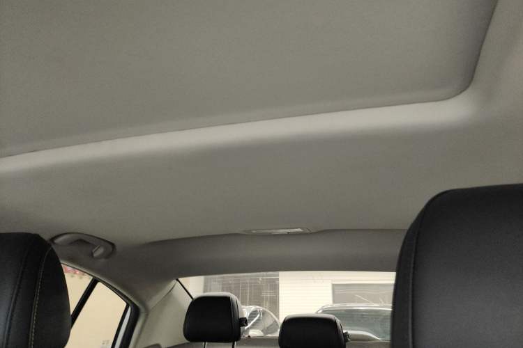 Used Roewe i5 2021 Revised Version 1.5L CVT Diamond Edition
