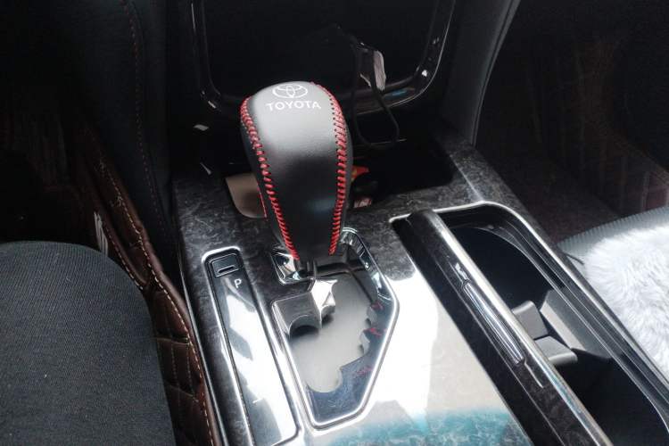 Used Toyota Crown 2018 2.0T Fashion Edition
