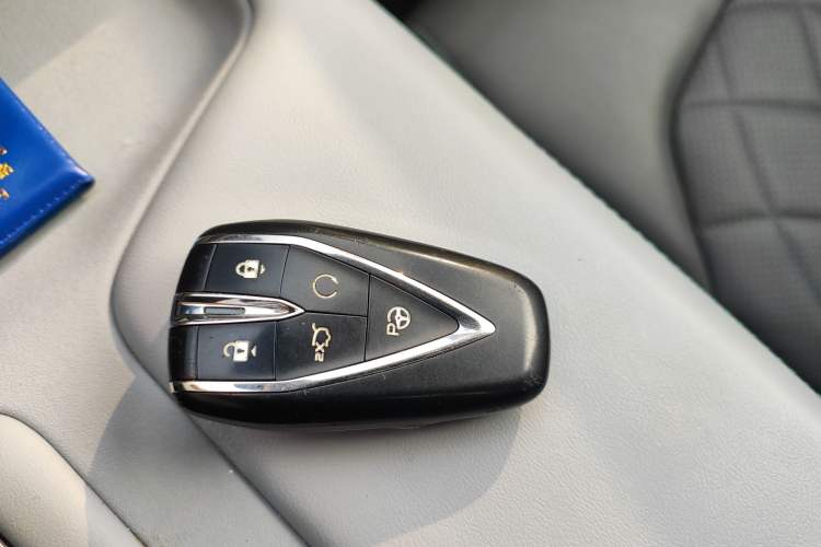 Used Changan UNI-Z New Energy 2024 Blue Whale Smart Electric iDD 125km Excellence Model
