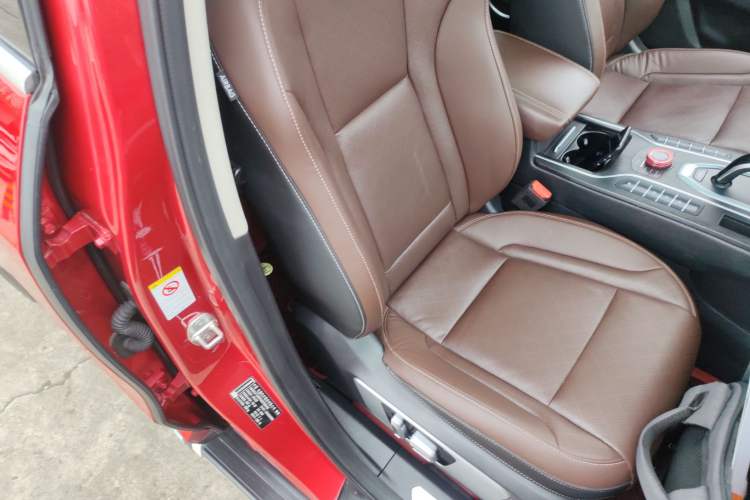 Used Wey VV6 2018 2.0T Two-Wheel-Drive Ultra-Luxury Version China V Standard