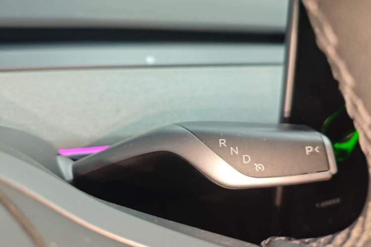 Used Tesla Model Y 2023 Long-Range All-Wheel-Drive Version
