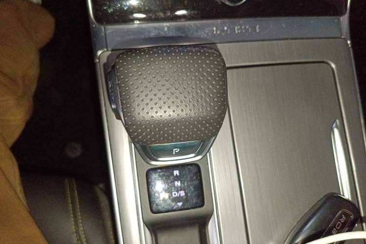 Used Roewe RX5 2020 PLUS 300TGI Automatic Ali National Trend Flagship Edition