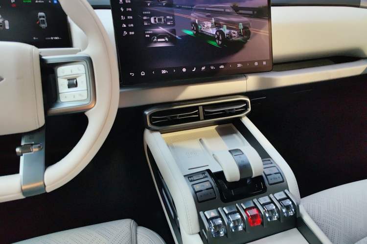 Used  Titanium 3 2025 501KM All-Wheel Drive Intelligent Driving Ultra Version
