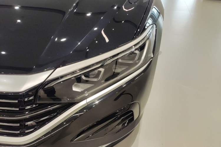 Used Volkswagen Passat 2024 380TSI Dragon Glory Edition
