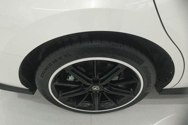 Used Changan UNI-V 2022 1.5T Prestige Version
